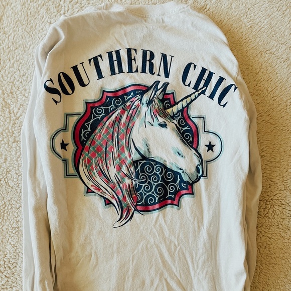 •Cute shirt• - Picture 2 of 3